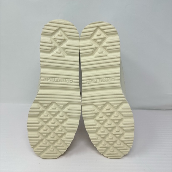 Converse Chuck Taylor Crafted Leather Hi Top Boot - Picture 9 of 9